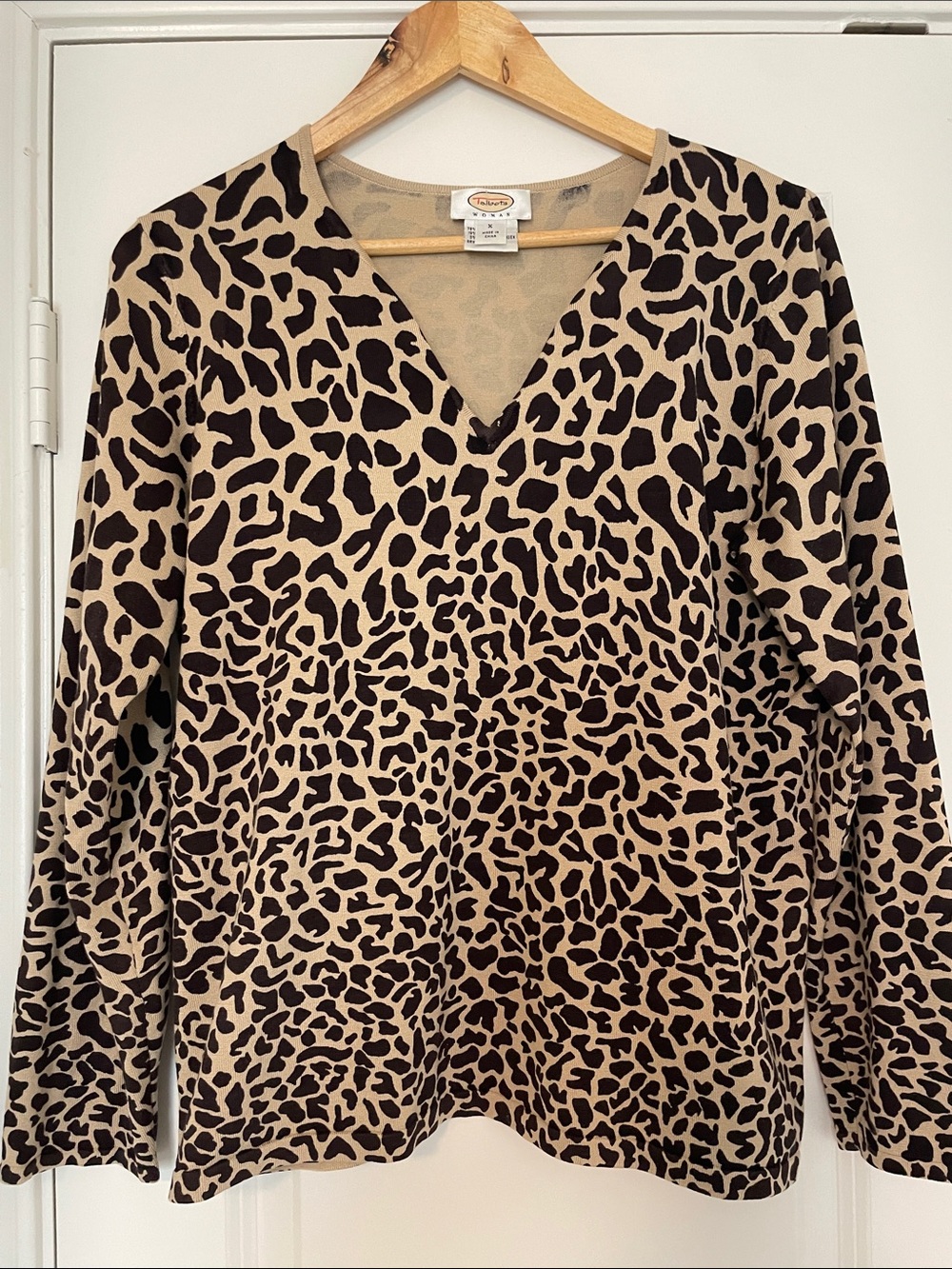 Talbots Beige and Black Leopard V-Neck Long Sleeve Top 78% Silk